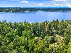 9665 Battle Point Dr NE, Bainbridge Island, WA 98110