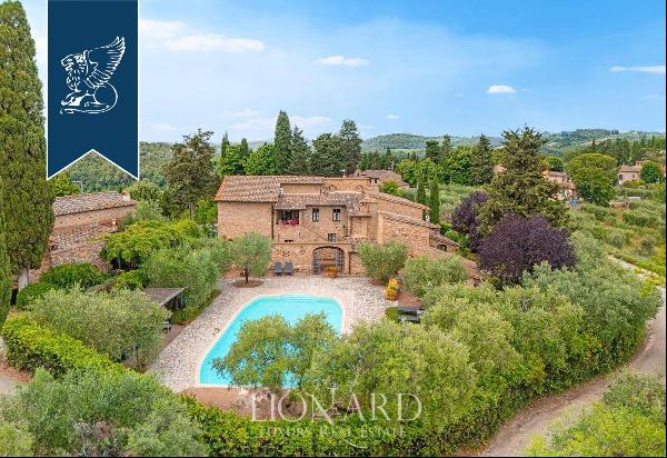 Charming accommodation facility for sale in the famous Tuscan hills between Siena and Flor