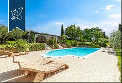 Luxury villa with a private park for sale in the heart of Tuscany