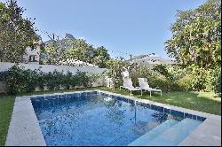 Renovated house with views of Pedra da Gavea