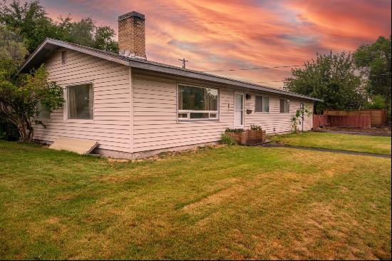 1357 SW Indian Avenue Redmond, OR 97756