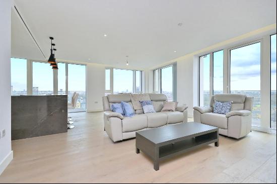 Stylish newly built 3 bedroom apartment located within a prestigious development. 