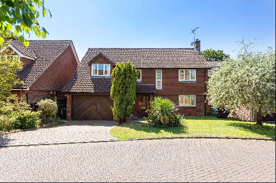 A chain free detached four bedroom house,  centrally located just 0.4 miles to the High St