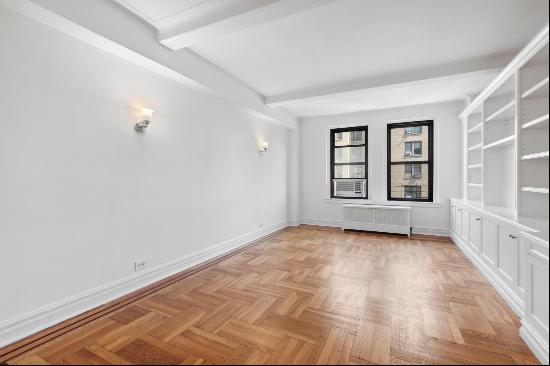 Come see this beautiful 3 bedroom condominium apartment in a very special UWS Emery Rot