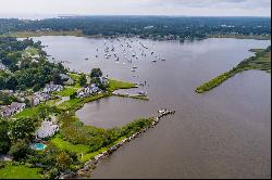 Charming Antique Colonial with N. Cove & Ct. River Views