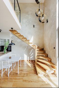 Unique 2 Level Loft