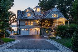 7 Halyard Court, Cold Spring Harbor, NY 11724