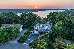 7 Halyard Court, Cold Spring Harbor, NY 11724