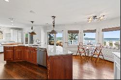 7 Halyard Court, Cold Spring Harbor, NY 11724