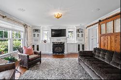 7 Halyard Court, Cold Spring Harbor, NY 11724