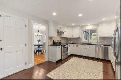 19 General Henry Knox Rd,Southborough, MA, 01772