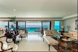 Wonderful oceanfront penthouse in a prime location