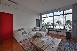 Renovated apartment with ocean view on Vieira Souto