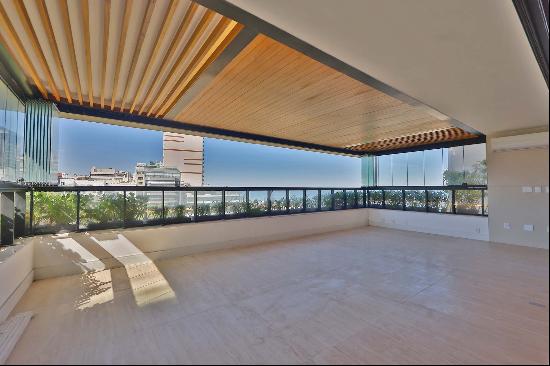 Sophisticated penthouse with ocean and Christ the Redeemer views in a new buildi