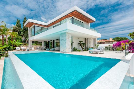 A beautiful, contemporary villa with panoramic views.