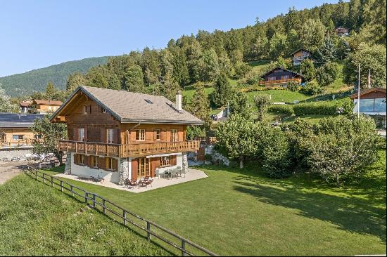 Spacious 6-bedroom chalet on a 2'300 sqm plot!