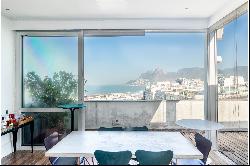 Penthouse with stunning views of the seas of Ipanema, Copacabana, and Arpoador