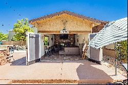 5 bedroom home with Backyard Oasis in Tule Springs