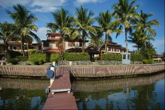 Modern house with private deck in Porto Frade Condominium in Angra dos Reis