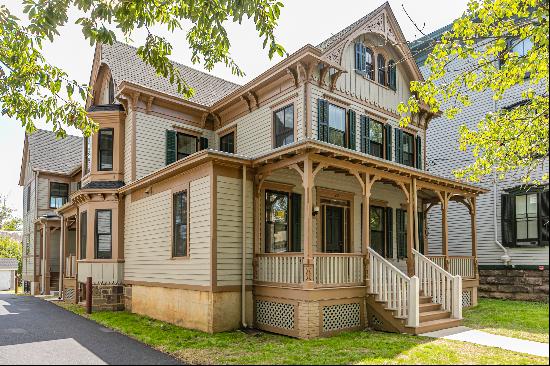 Character Meets Convenience at this Luxe Townhouse