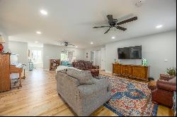 Fully Remodeled Rambler in Canyon Rim