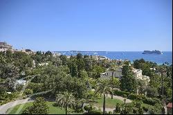 Cannes near beaches splendid top floor apartment panoramic sea view