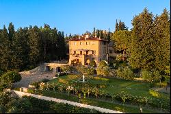 Majestic historic villa with pool and vineyard in San Casciano