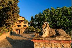 Majestic historic villa with pool and vineyard in San Casciano