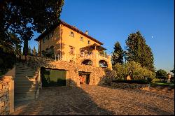 Majestic historic villa with pool and vineyard in San Casciano