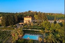 Majestic historic villa with pool and vineyard in San Casciano