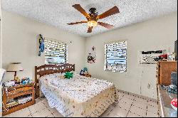 739 W 30th St, Hialeah, FL