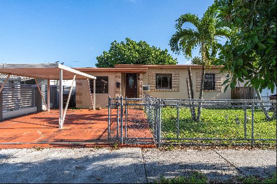 739 W 30th St, Hialeah, FL