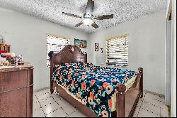 739 W 30th St, Hialeah, FL