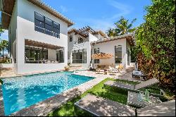 561 Hampton Ln, Key Biscayne, FL