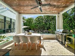 561 Hampton Ln, Key Biscayne, FL