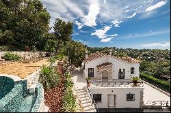 Mont-Leuze - Prestigious Provençal villa with pool and sea view