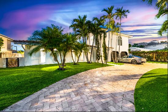 11 Castle Harbor Is, Fort Lauderdale, FL