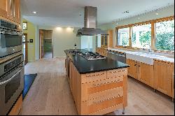 Artistically Designed Contemporary in Pennington Borough