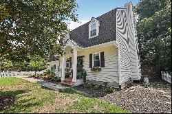 Adorable Roswell Home Near Canton Street