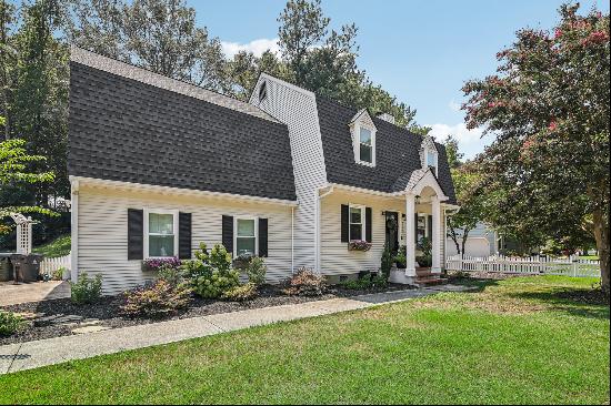 Adorable Roswell Home Near Canton Street