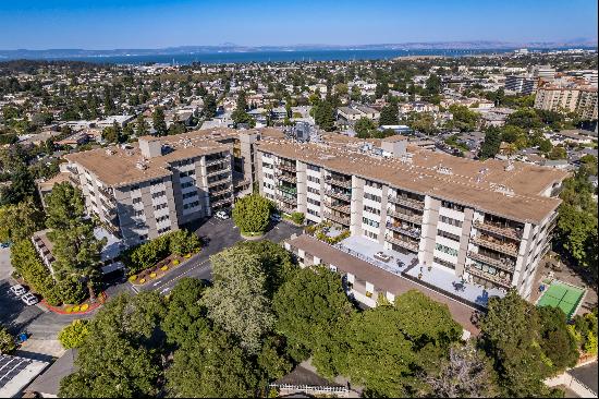 Top Floor Unit With Unobstructed Views