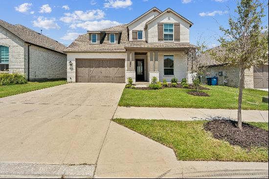 Modern and Sophisticated Living in Aledo