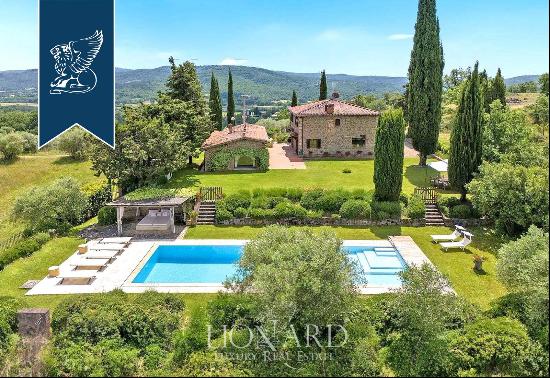 Luxury farmstead surrounded by Arezzo's countryside for sale in Bucine