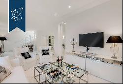 Luxury villa with fine finishes for sale near Forte dei Marmi