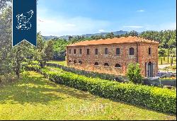 Modern Luxury Farmhouse and Panoramic View for Sale Near Pistoia in Tuscany