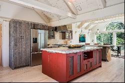 Stunning Timberpeg Home in Ouray Ranch.