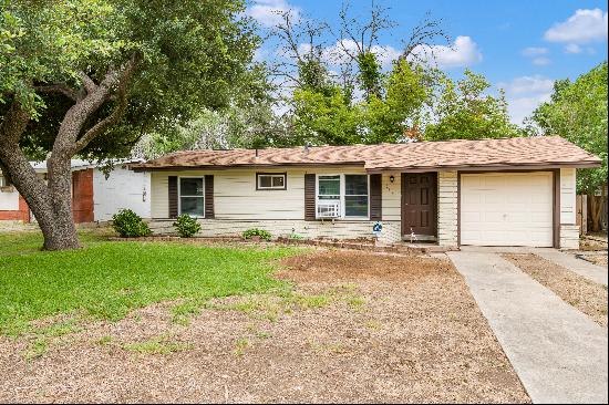 Beautifully Updated Ranch Style Home 