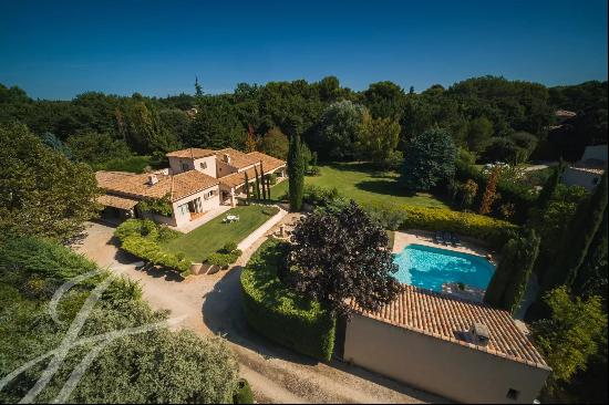 Furnished villa to rent with heated pool, pool-house and gym near Aix-en-Provence