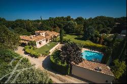 Furnished villa to rent with heated pool, pool-house and gym near Aix-en-Provence