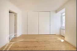 T3 ,165 m², lots of light, Chiado, historic area of Lisbon